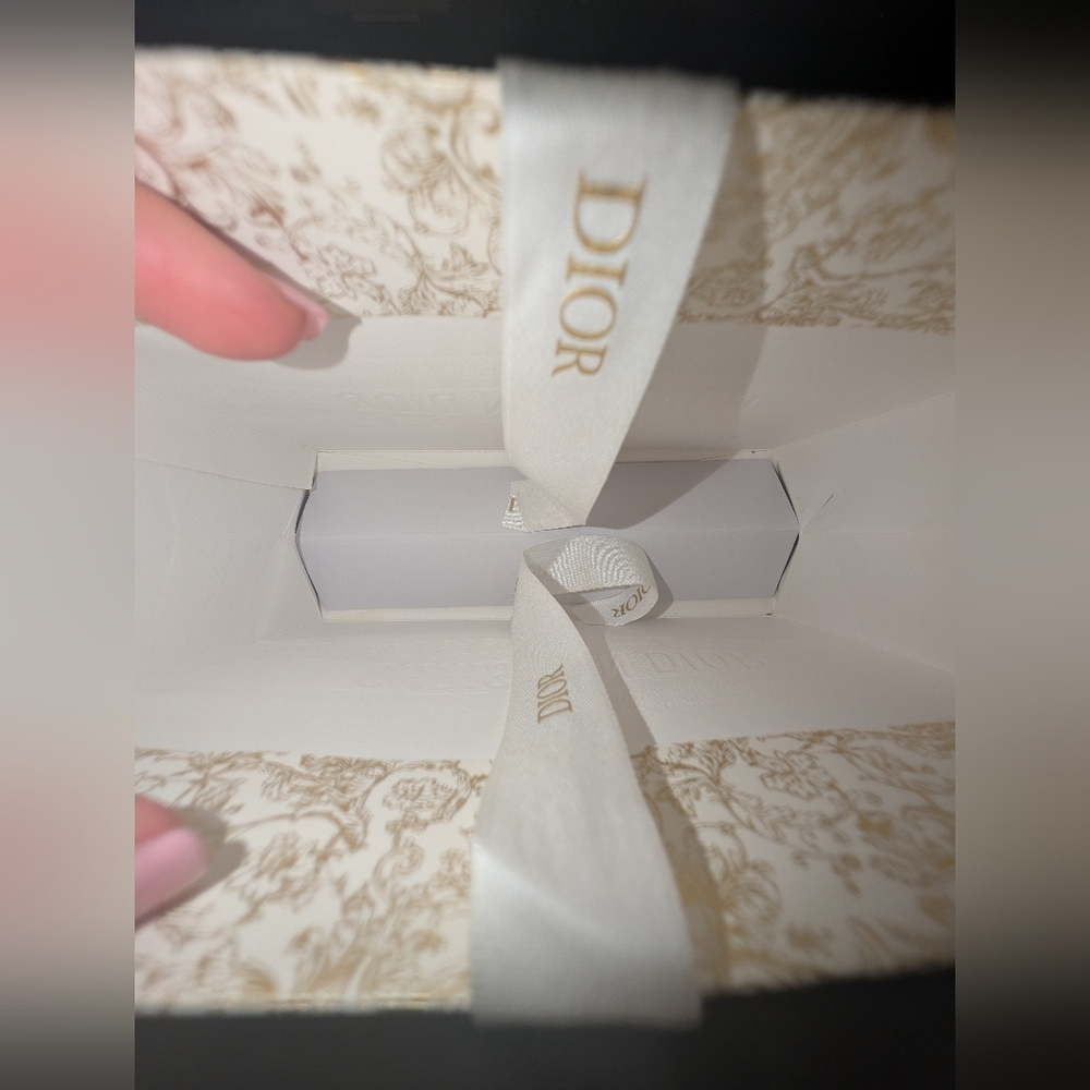 Designer Gift Bag Bundle – Dior, Gucci, Kith & More | Luxury Packaging Set - Picture 11 of 14